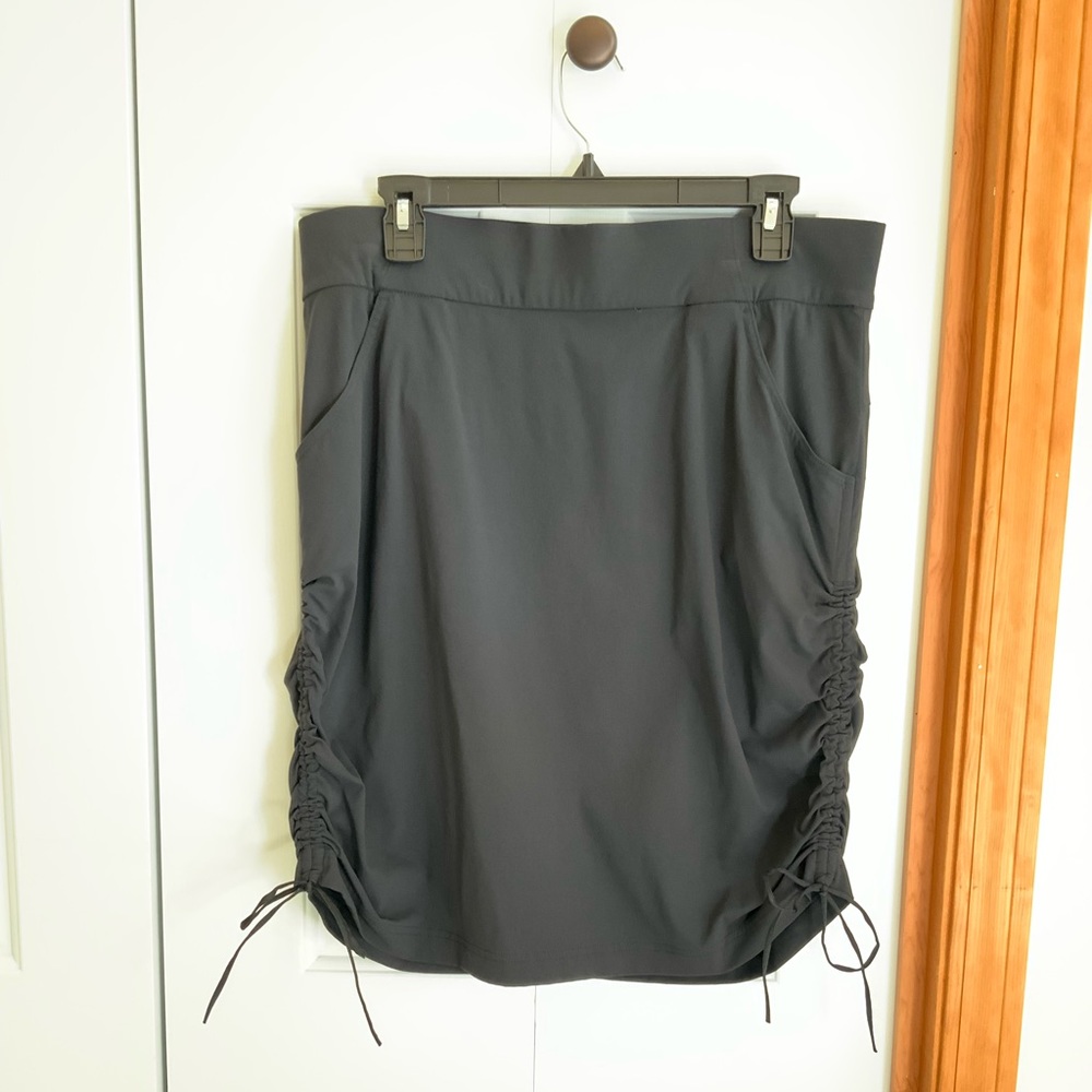 Columbia Omni-Shield Athleisure Black Skirt w/ Side Ties